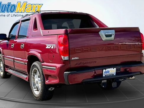 Used 2005 Chevrolet Avalanche Z71 w/ Sun And Sound Package AWD/4WD image 5