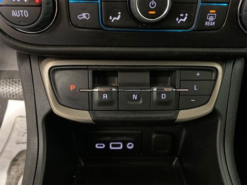 Used 2023 GMC Terrain Denali image 19