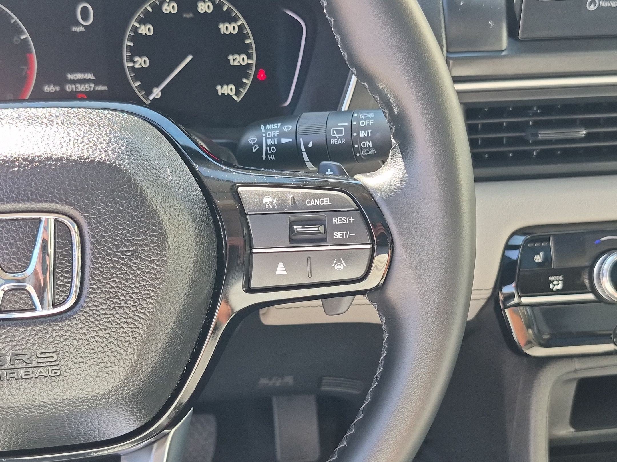 Certified 2025 Honda Pilot Touring image 21