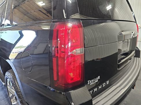 Used 2018 Chevrolet Tahoe LT w/ Z71 Midnight Edition AWD/4WD image 35