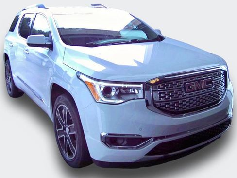 Used 2019 GMC Acadia Denali FWD image 4