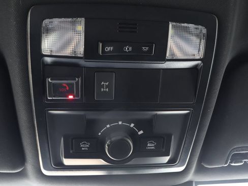 Used 2020 Toyota Tacoma TRD Off-Road AWD/4WD image 25