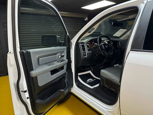 Used 2019 RAM 1500 Big Horn image 29