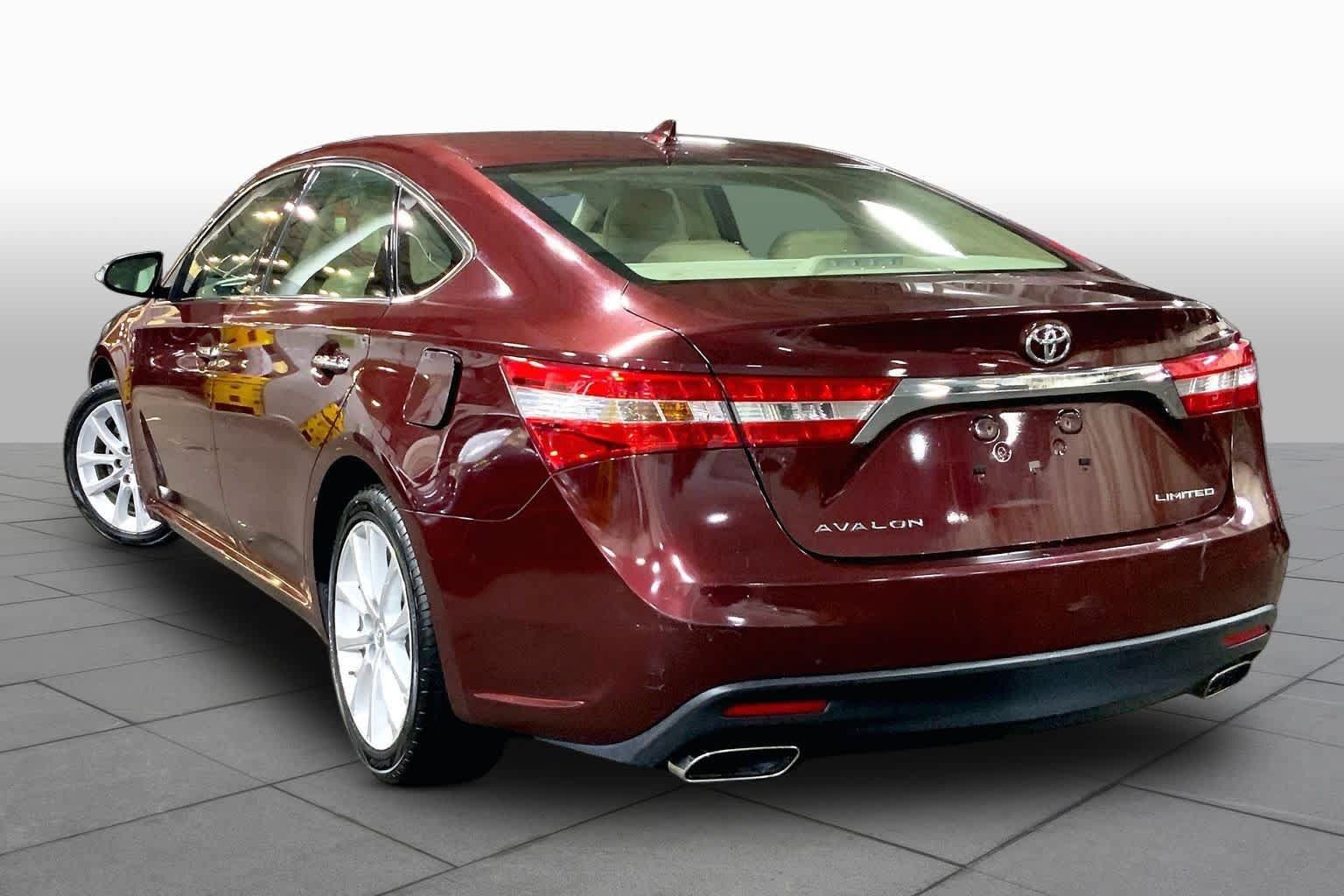 Used 2015 Toyota Avalon Limited FWD image 12