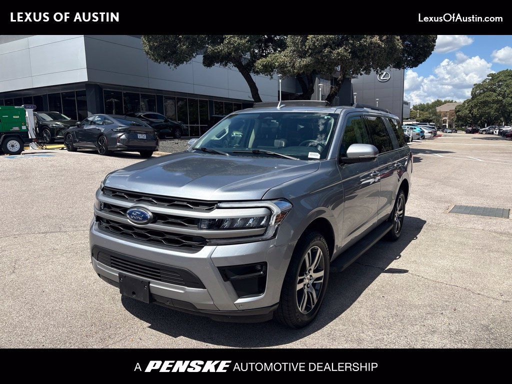 Used 2024 Ford Expedition XLT RWD image 1
