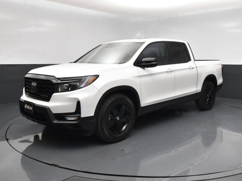 Used 2021 Honda Ridgeline Black Edition image 2
