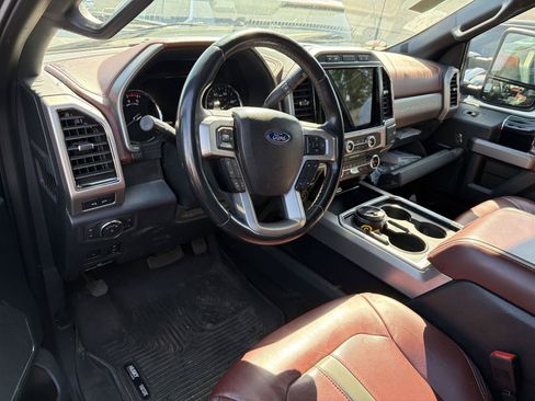 Used 2022 Ford F350 Platinum AWD/4WD image 6