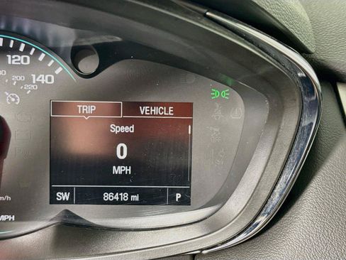 Used 2018 Chevrolet Trax LT w/ LT Convenience Package AWD/4WD image 6