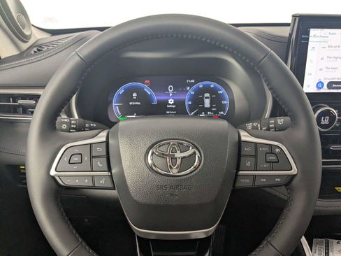 New 2026 Toyota Highlander Limited AWD/4WD image 13
