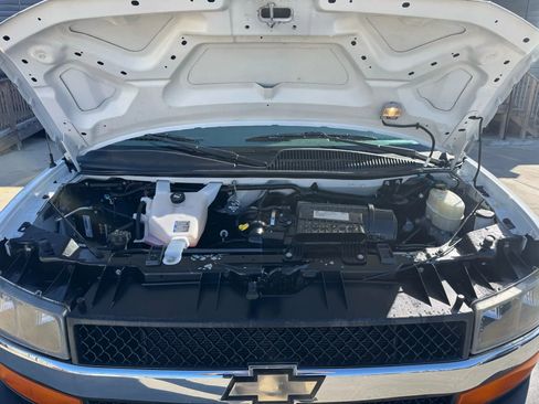 Used 2017 Chevrolet Express 3500 LT w/ LT Preferred Equipment Group image 14