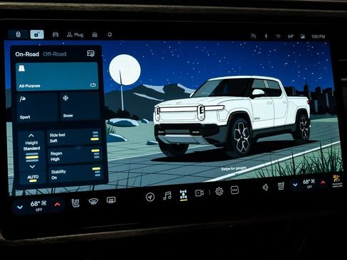 Used 2023 Rivian R1T Adventure image 32