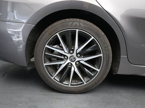 Used 2024 Toyota Camry SE image 10