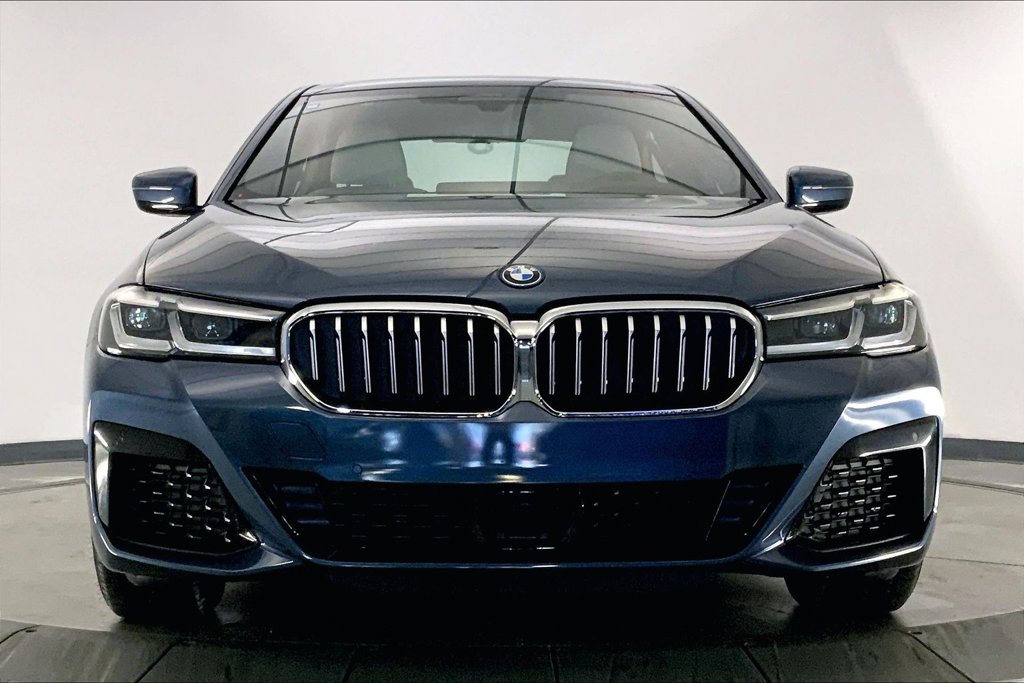 Certified 2023 BMW 530e xDrive w/ Premium Package AWD/4WD image 2