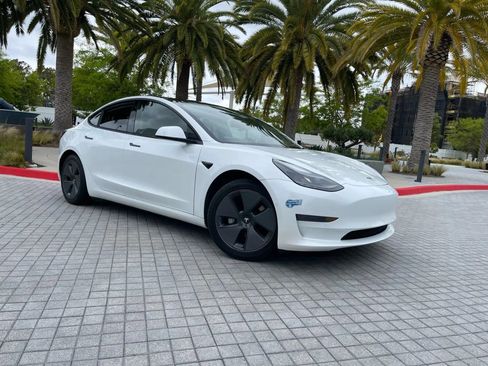 Used 2021 Tesla Model 3 Standard Range Plus RWD image 2