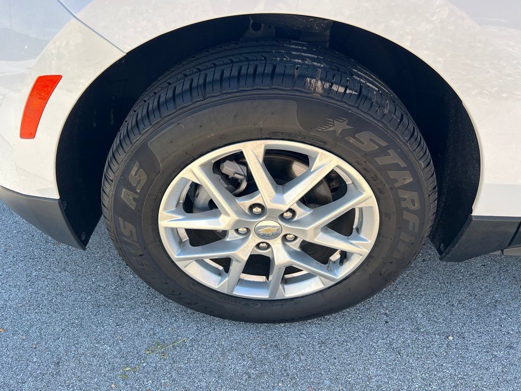 Used 2024 Chevrolet Equinox LT AWD/4WD image 13