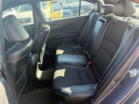 Used 2017 Honda Accord Sport image 15
