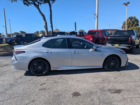 Used 2024 Toyota Camry XSE FWD image 3