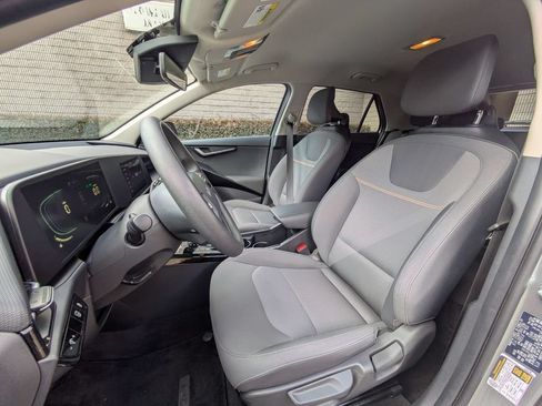 Used 2025 Kia Niro LX FWD image 24