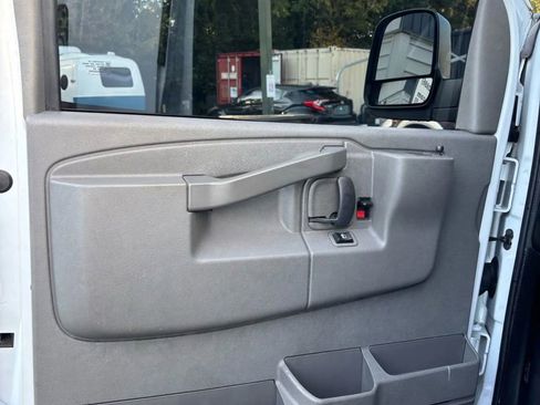 Used 2021 Chevrolet Express 2500 w/ Driver Convenience Package image 21