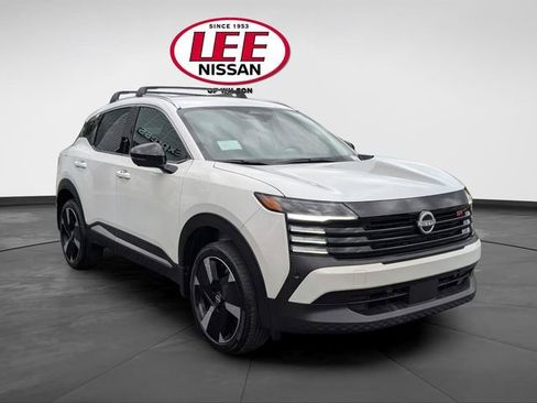 New 2026 Nissan Kicks SR w/ Cold Weather Package FWD image 1