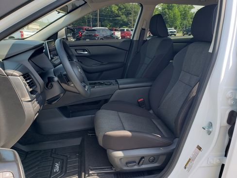 Used 2024 Nissan Rogue SV AWD/4WD image 27
