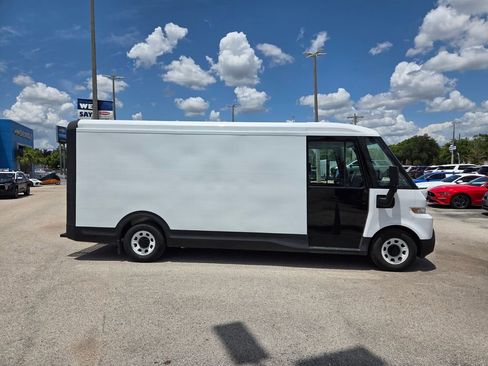 Used 2024 Chevrolet Brightdrop 600 w/ Battery Pack, Max Range AWD/4WD image 11
