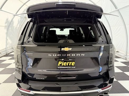 New 2025 Chevrolet Suburban High Country image 4