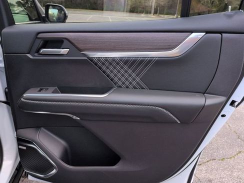 New 2026 GMC Acadia Denali w/ Super Cruise Package image 28