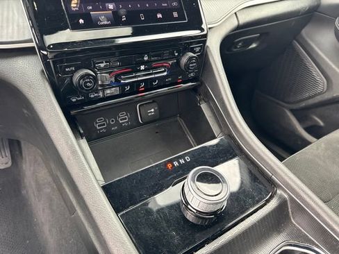 Used 2023 Jeep Grand Cherokee L Laredo AWD/4WD image 30