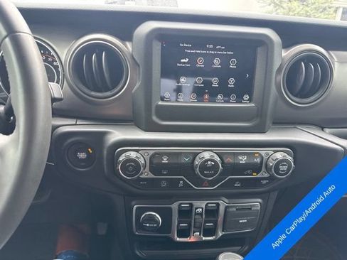 Used 2023 Jeep Gladiator Sport AWD/4WD image 16