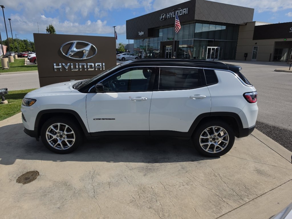 Used 2025 Jeep Compass Limited AWD/4WD image 8