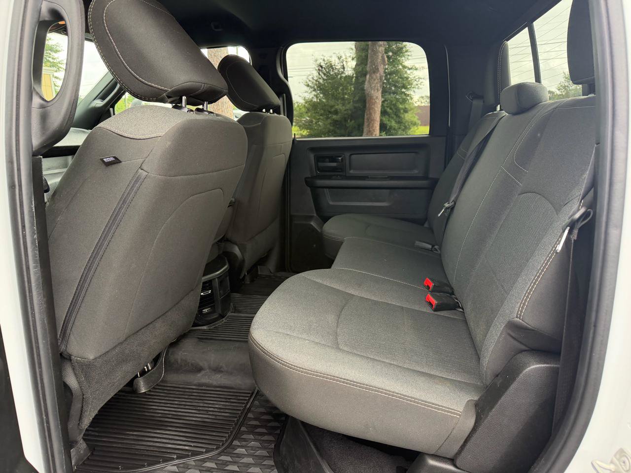 Used 2024 RAM 2500 Tradesman w/ Chrome Appearance Group AWD/4WD image 9