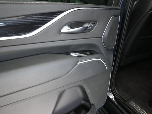 Used 2022 Cadillac Escalade Sport w/ Touring Package AWD/4WD image 15