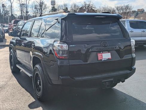 Used 2018 Toyota 4Runner SR5 Premium image 6