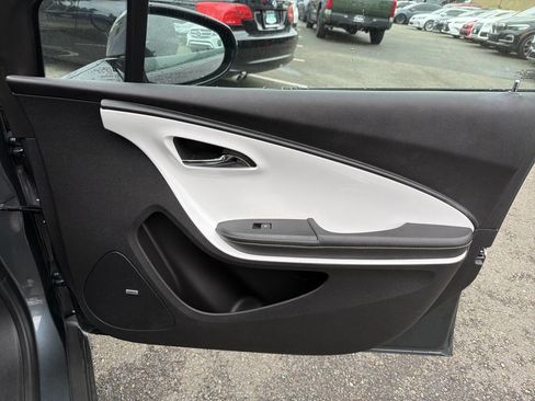 Used 2013 Chevrolet Volt Premium w/ Premium Trim Package image 18