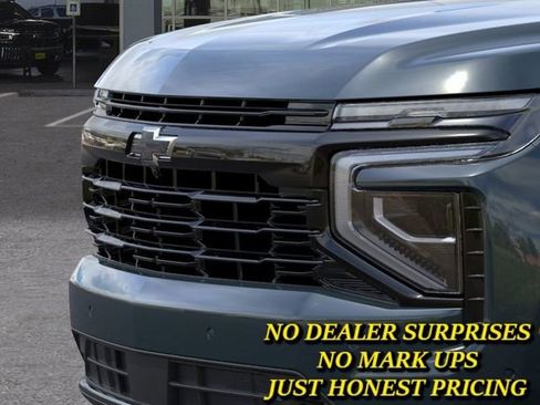 New 2026 Chevrolet Suburban RST image 13