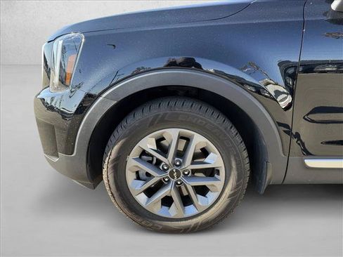 Used 2023 Kia Telluride LX FWD image 22