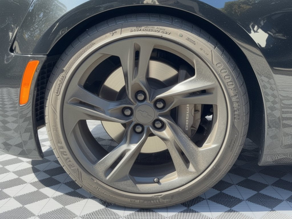 Used 2019 Chevrolet Camaro SS RWD image 13