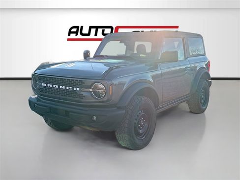 Used 2022 Ford Bronco Black Diamond image 3