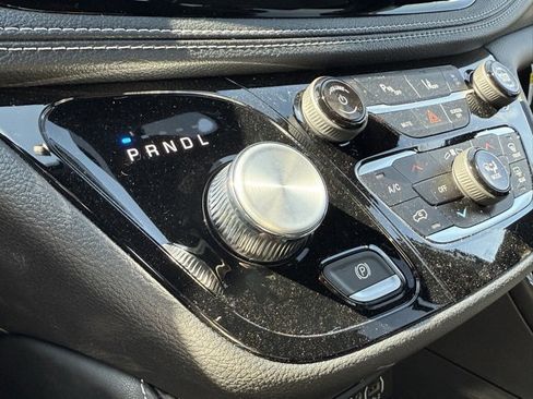 New 2025 Chrysler Pacifica Limited image 19