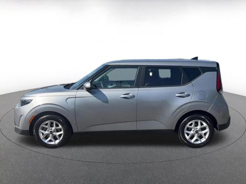 Used 2025 Kia Soul LX w/ LX Technology Package image 9
