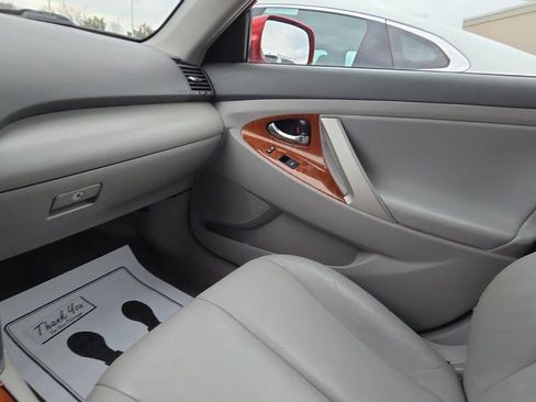 Used 2011 Toyota Camry LE image 17