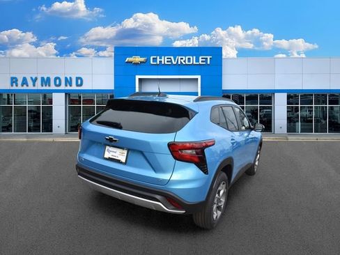 New 2026 Chevrolet Trax LT w/ LT Convenience Package FWD image 4