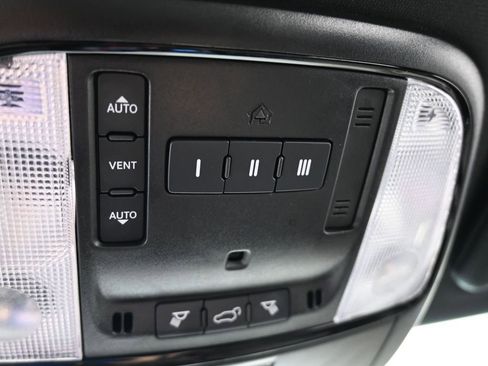 Used 2023 Dodge Durango GT image 30