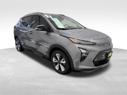 Used 2023 Chevrolet Bolt EUV LT w/ Convenience Package FWD image 6