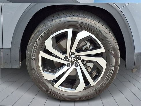 Used 2023 Volkswagen Atlas Cross Sport SEL image 8