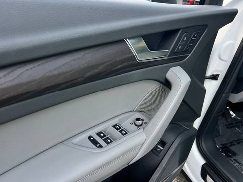Used 2019 Audi Q5 Prestige w/ Prestige Package AWD/4WD image 11