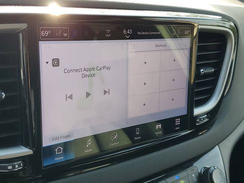 Used 2025 Chrysler Pacifica Select FWD image 31