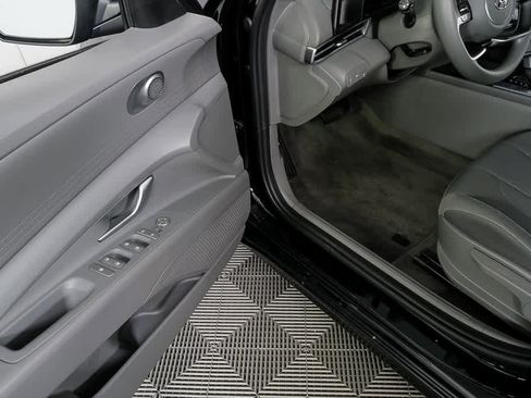 Used 2023 Hyundai Elantra SEL FWD image 7