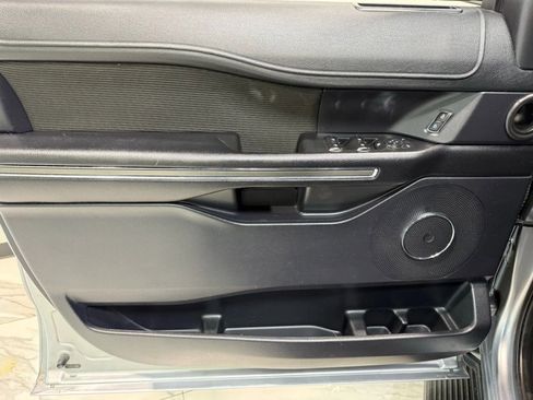 Used 2020 Ford Expedition XLT image 11